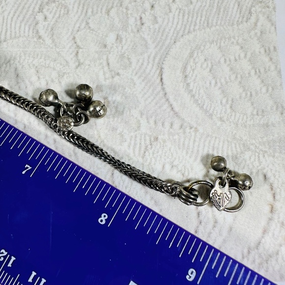 Vintage Rajasankle bracelet with little bell tassels Ethnic Old Silver Marked VR - Picture 2 of 3